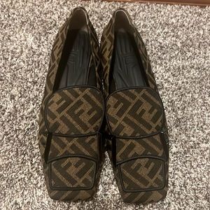 Fendi Cloth Canvas Flast, size 38 1/2